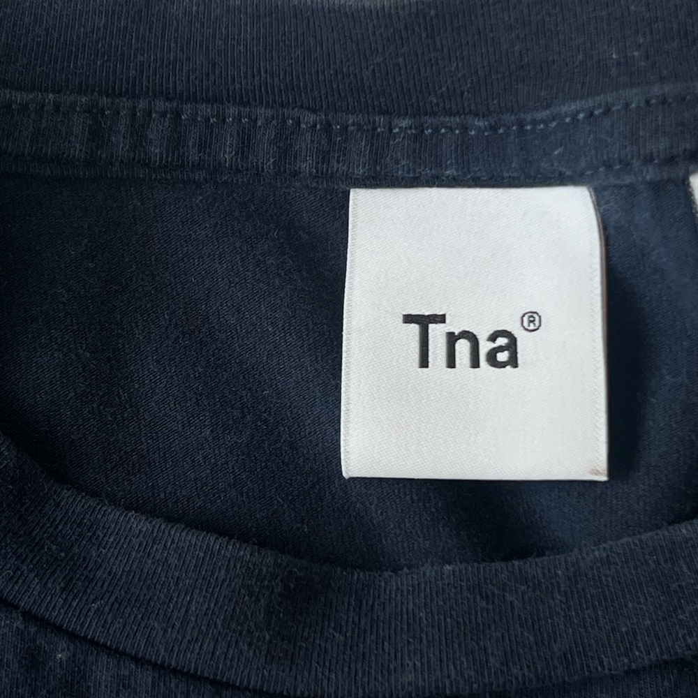ARITZIA NAVY BLUE FITTED TEE